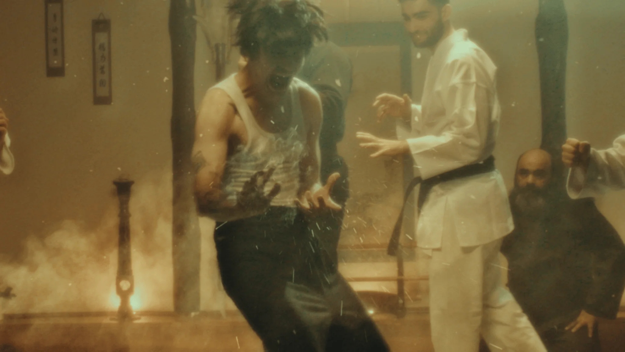 BEGE - BRUCE LEE still 8